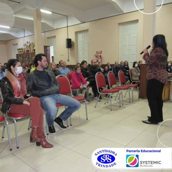 Reuniões com diversas equipes sobre a educação bilíngue 