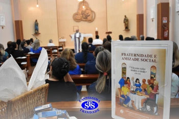Profissionais participam de Celebração Eucarística em preparação à Páscoa