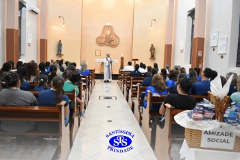 Profissionais participam de Celebração Eucarística em preparação à Páscoa