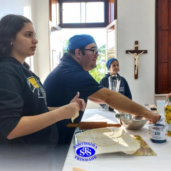 Alunos preparam pratos da culinária hispânica | 3ª EM