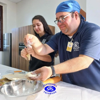 Alunos preparam pratos da culinária hispânica | 3ª EM
