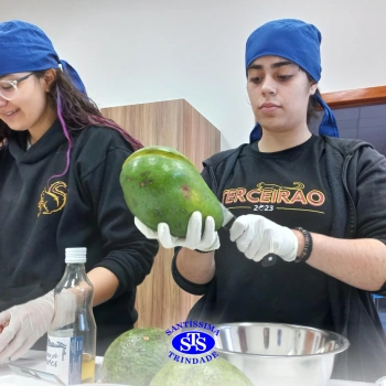 Alunos preparam pratos da culinária hispânica | 3ª EM