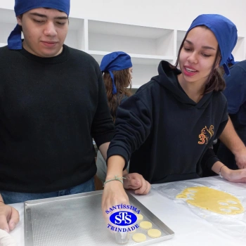 Alunos preparam pratos da culinária hispânica | 3ª EM