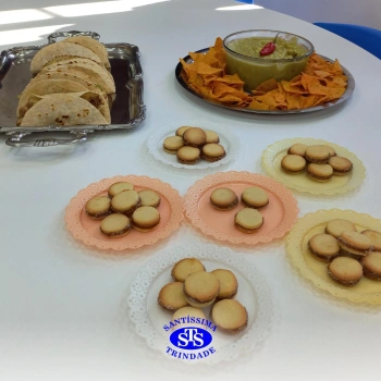 Alunos preparam pratos da culinária hispânica | 3ª EM