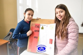 Apresentação de lapbooks sobre a cultura dos países formadares do Brasil | 6º ano