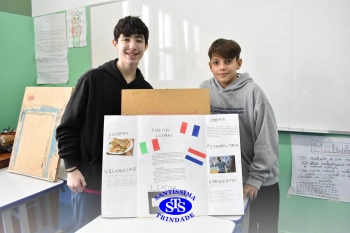 Apresentação de lapbooks sobre a cultura dos países formadares do Brasil | 6º ano