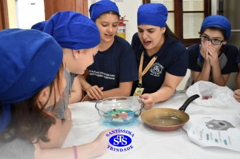 5º ano: doce estudo sobre as células em aula no Espaço Gourmet
