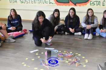 Alunos celebram a ancestralidade durante círculo de construção da paz 