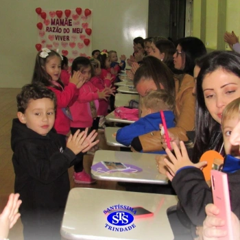 Infantil 3 | Crianças encantam as mães durante a homenagem