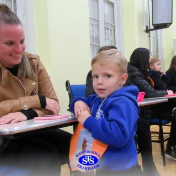 Infantil 3 | Crianças encantam as mães durante a homenagem