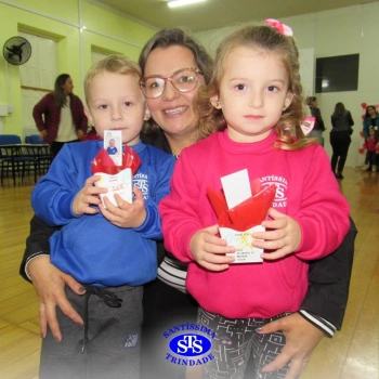 Infantil 3 | Crianças encantam as mães durante a homenagem