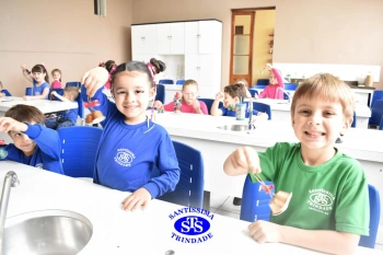 Alunos confeccionam sinos a partir de cápsulas de café | Inf. 4