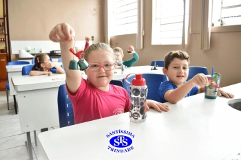 Alunos confeccionam sinos a partir de cápsulas de café | Inf. 4
