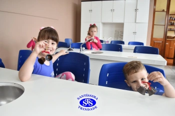Alunos confeccionam sinos a partir de cápsulas de café | Inf. 4