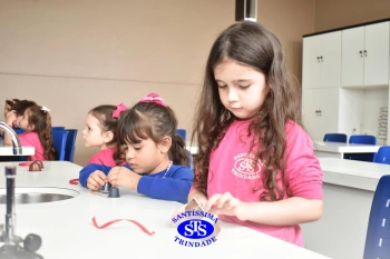 Alunos confeccionam sinos a partir de cápsulas de café | Inf. 4