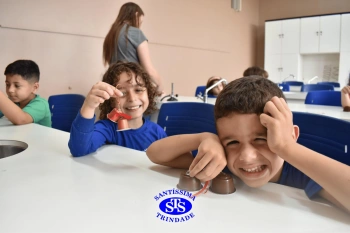Alunos confeccionam sinos a partir de cápsulas de café | Inf. 4