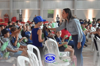 Alunos participam da