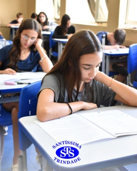 Estudantes colocam conhecimentos em prática na Prova Bimestral Anglo