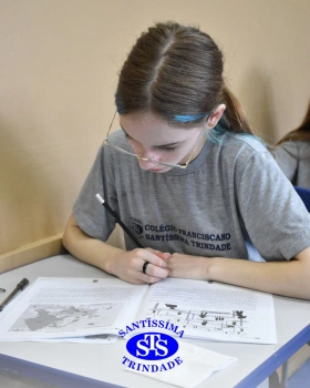Estudantes colocam conhecimentos em prática na Prova Bimestral Anglo