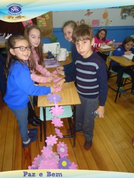 3º ano confeccionou um Rosário