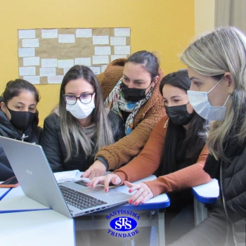 Professores reunidos em manhã de formação