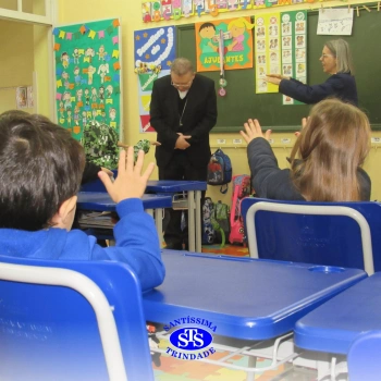 Dom Nélio, Bispo Diocesano, visita o Santíssima 