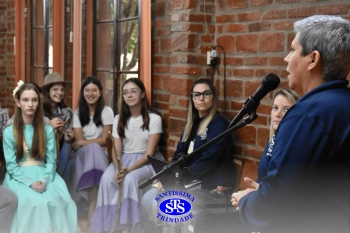Alunos participam do Festival do Folclore | 7º ano