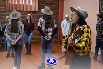 Alunos participam do Festival do Folclore | 7º ano