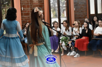 Alunos participam do Festival do Folclore | 7º ano