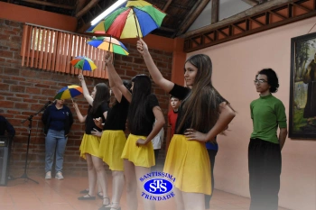 Alunos participam do Festival do Folclore | 7º ano