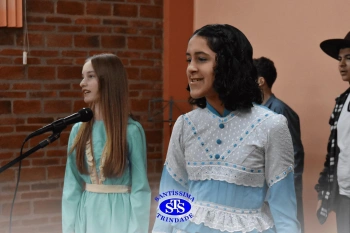 Alunos participam do Festival do Folclore | 7º ano