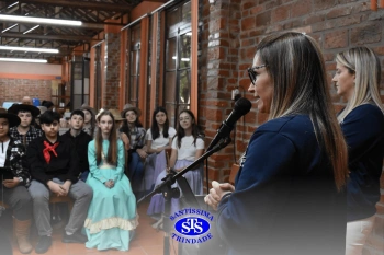 Alunos participam do Festival do Folclore | 7º ano