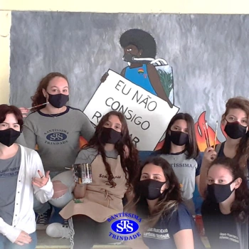 Arte urbana é aplicada pelos alunos do 9º ano em ambiente do Colégio