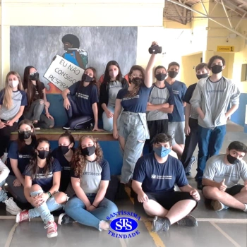 Arte urbana é aplicada pelos alunos do 9º ano em ambiente do Colégio