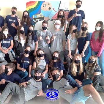 Arte urbana é aplicada pelos alunos do 9º ano em ambiente do Colégio