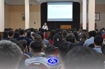 Palestra visa conscientizar os alunos sobre as consequências do bullying