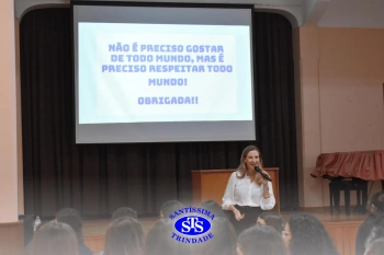 Palestra visa conscientizar os alunos sobre as consequências do bullying