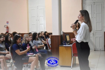 Palestra visa conscientizar os alunos sobre as consequências do bullying