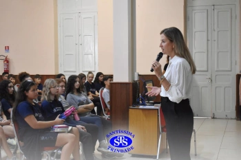 Palestra visa conscientizar os alunos sobre as consequências do bullying