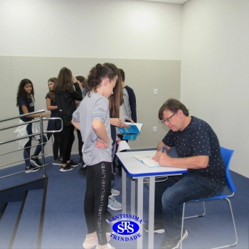 Hoje tivemos a presença de dois escritores do Colégio