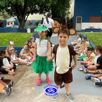 Crianças participam da