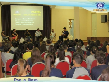 Ensino Médio - Painel com ex-alunos