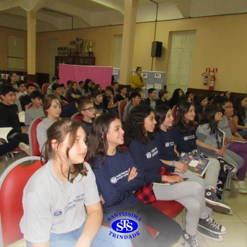 Encontro entre leitores e escritor promove experiências enriquecedoras