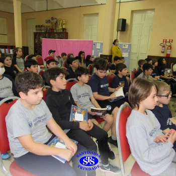 Encontro entre leitores e escritor promove experiências enriquecedoras