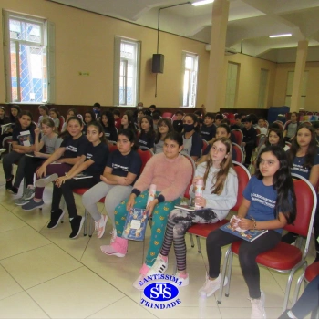 Encontro entre leitores e escritor promove experiências enriquecedoras