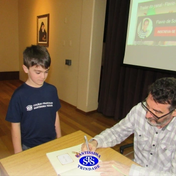5º ano | Encontro entre leitores e escritor promove experiências enriquecedoras