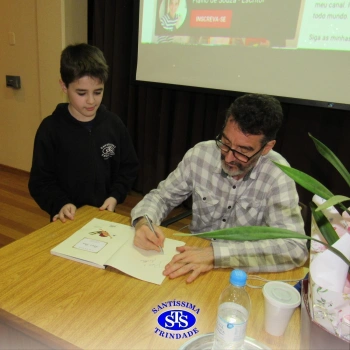 5º ano | Encontro entre leitores e escritor promove experiências enriquecedoras