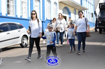 Caminhada Franciscana pela Paz reúne comunidade educativa