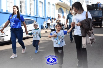 Caminhada Franciscana pela Paz reúne comunidade educativa