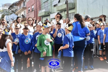 Caminhada Franciscana pela Paz reúne comunidade educativa